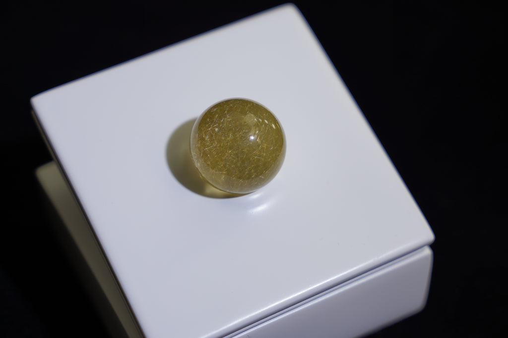 JOXOZP Golden Rutile Quartz – Energy Bunny for Wealth, Radiance & Manifestation